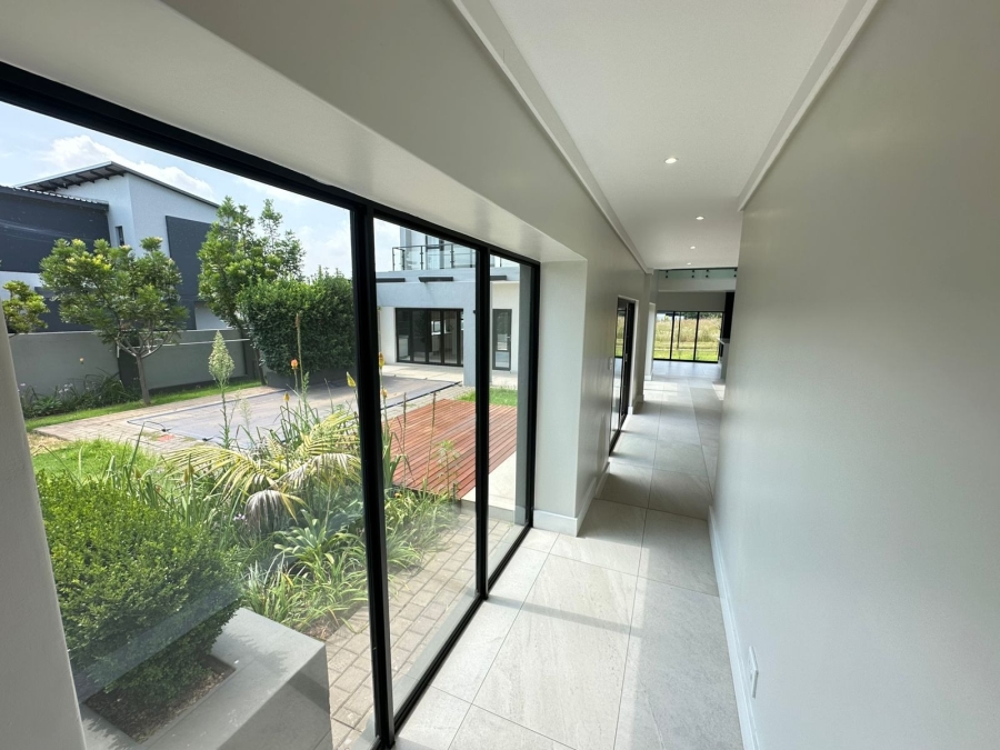 5 Bedroom Property for Sale in Midstream Ridge Gauteng