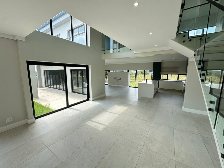 5 Bedroom Property for Sale in Midstream Ridge Gauteng