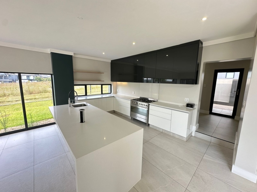 5 Bedroom Property for Sale in Midstream Ridge Gauteng