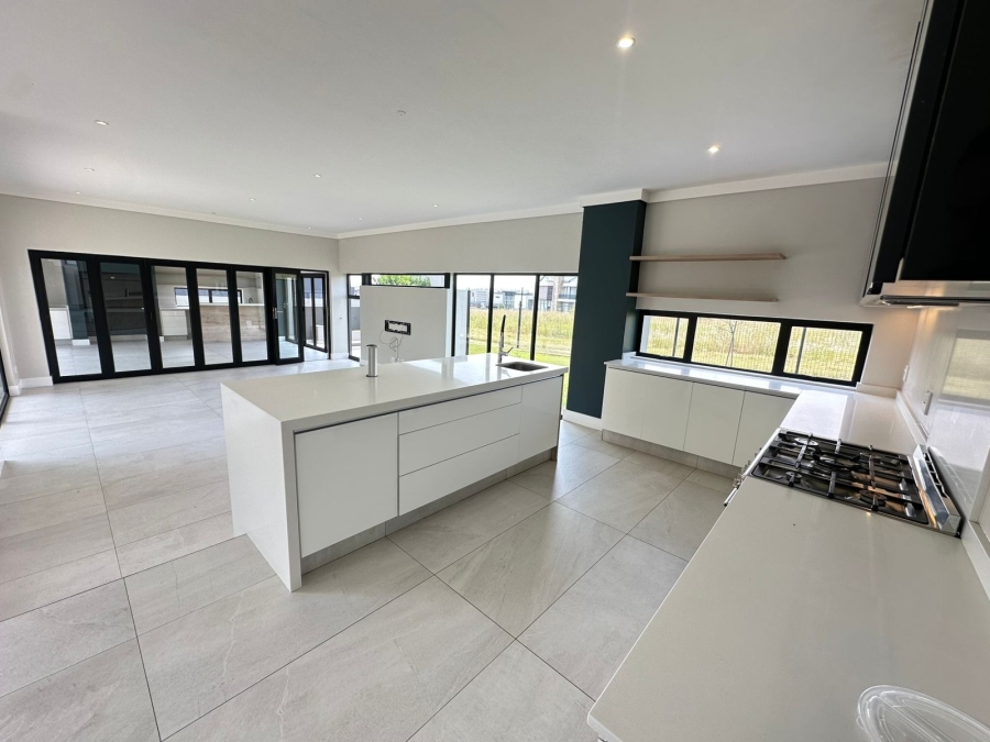 5 Bedroom Property for Sale in Midstream Ridge Gauteng