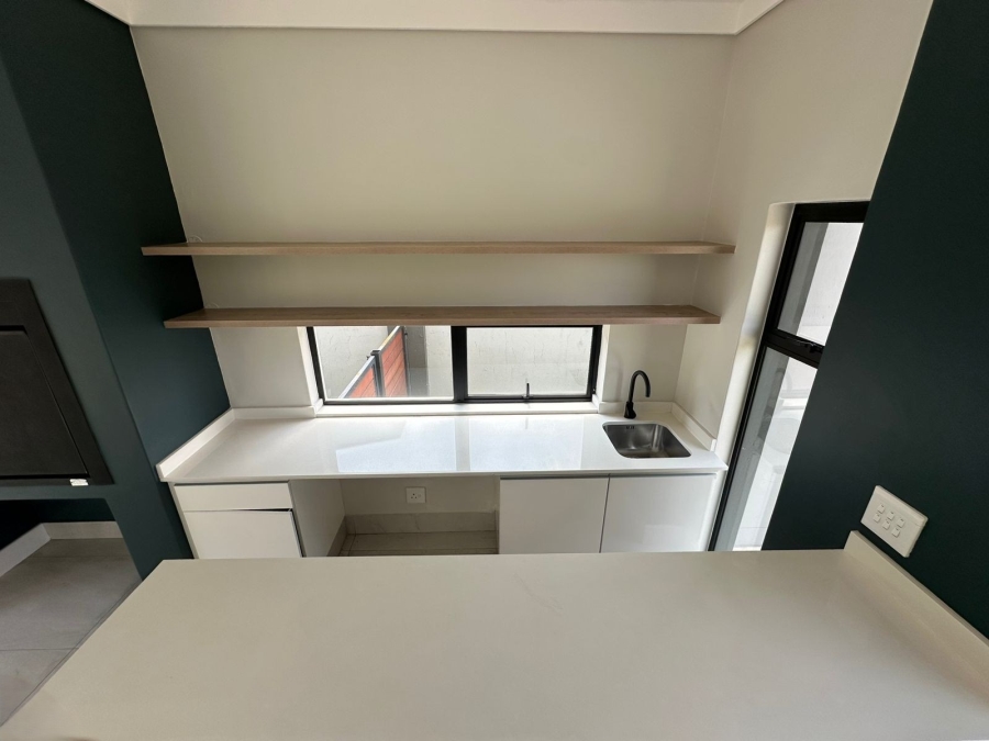 5 Bedroom Property for Sale in Midstream Ridge Gauteng