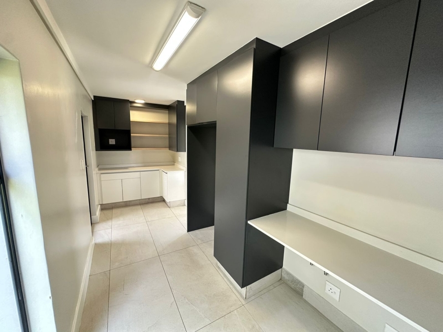 5 Bedroom Property for Sale in Midstream Ridge Gauteng