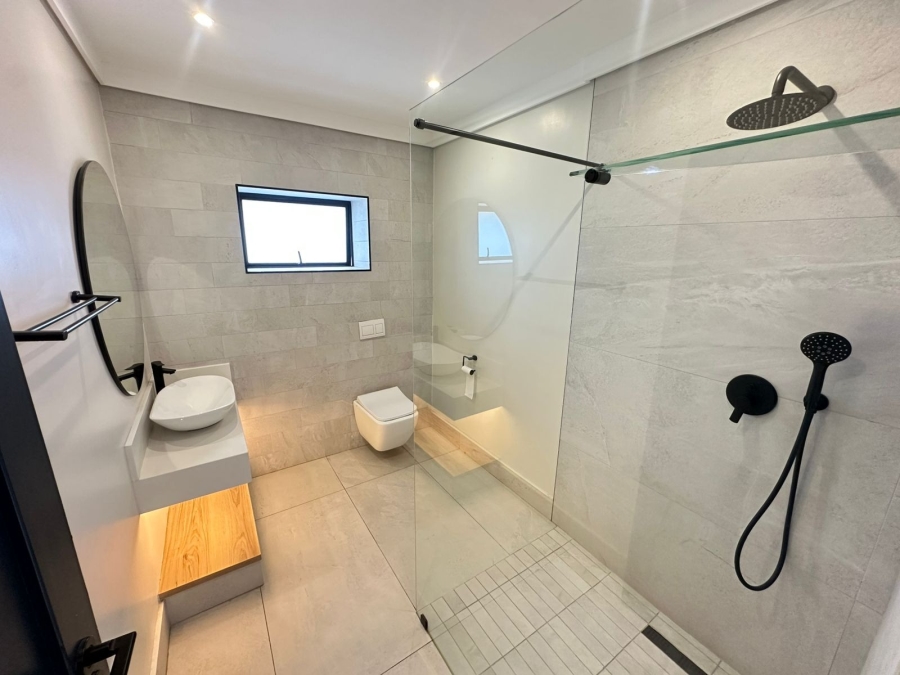 5 Bedroom Property for Sale in Midstream Ridge Gauteng