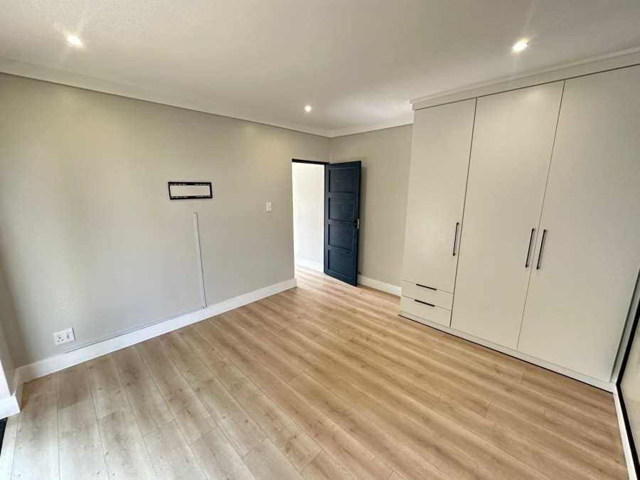 5 Bedroom Property for Sale in Midstream Ridge Gauteng