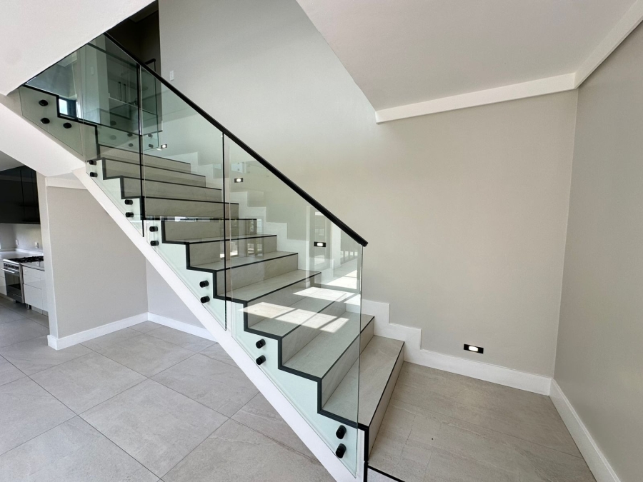 5 Bedroom Property for Sale in Midstream Ridge Gauteng