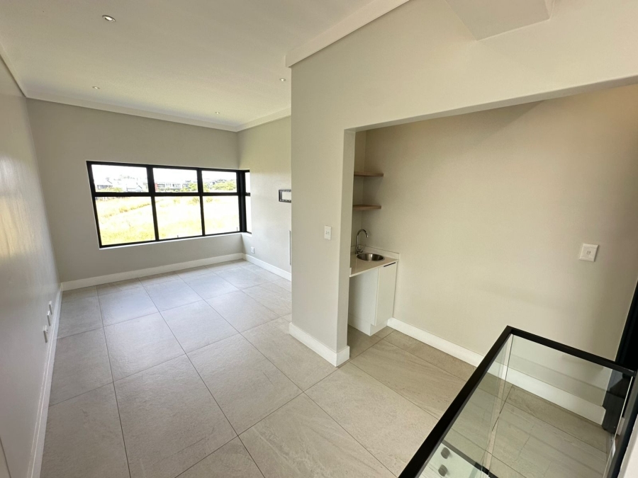 5 Bedroom Property for Sale in Midstream Ridge Gauteng