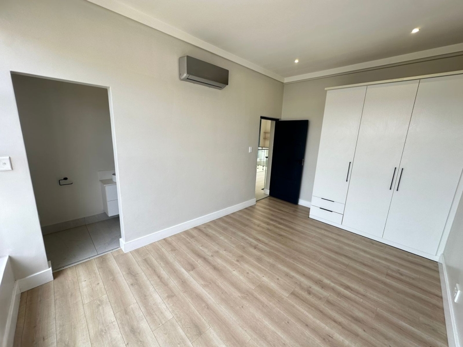 5 Bedroom Property for Sale in Midstream Ridge Gauteng