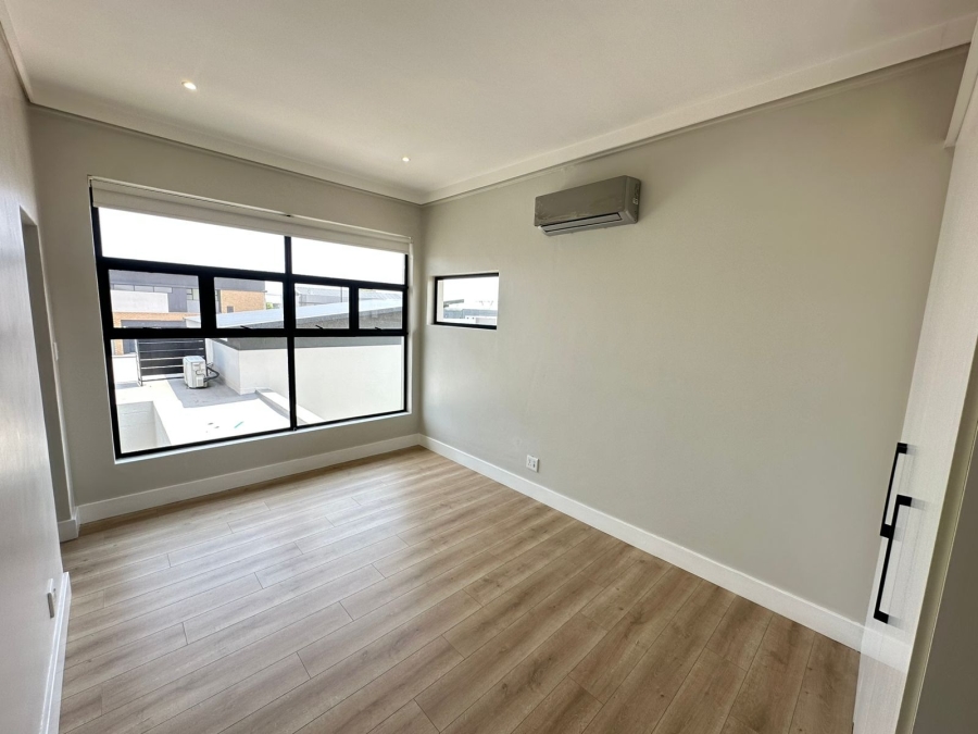 5 Bedroom Property for Sale in Midstream Ridge Gauteng