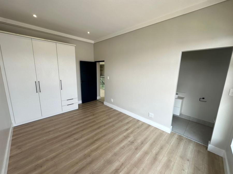 5 Bedroom Property for Sale in Midstream Ridge Gauteng