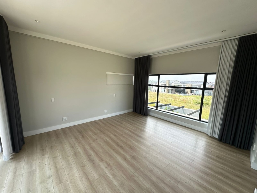 5 Bedroom Property for Sale in Midstream Ridge Gauteng