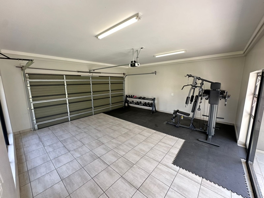 5 Bedroom Property for Sale in Midstream Ridge Gauteng