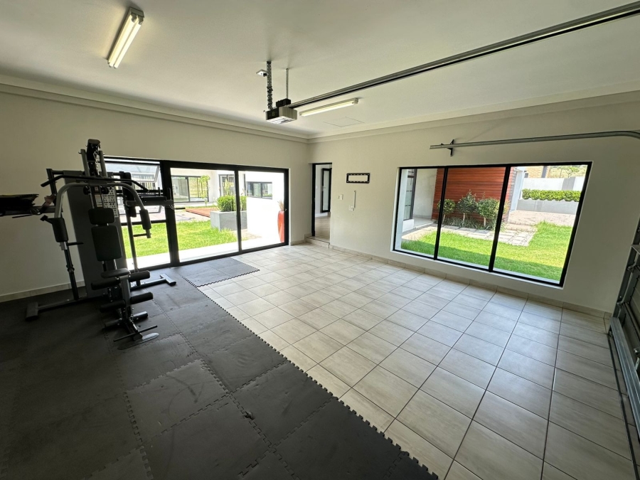 5 Bedroom Property for Sale in Midstream Ridge Gauteng