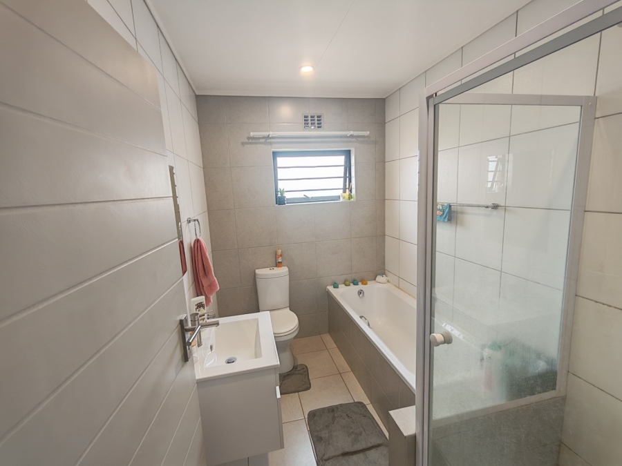 To Let 4 Bedroom Property for Rent in Leopard