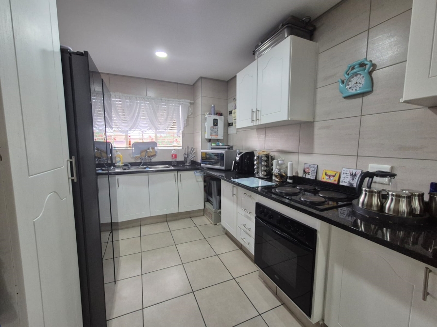 2 Bedroom Property for Sale in Vanderbijlpark SW 5 Gauteng