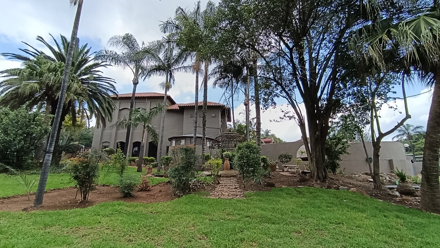 To Let 5 Bedroom Property for Rent in Waterkloof Heights Gauteng