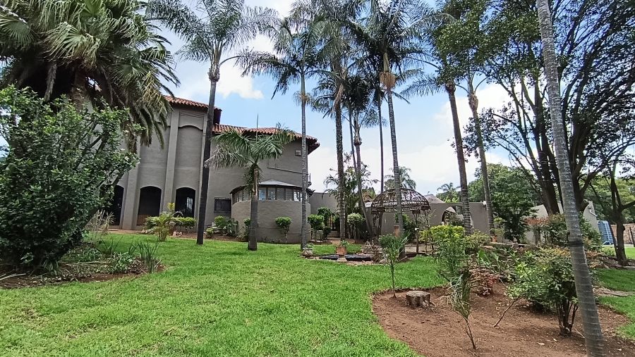 To Let 5 Bedroom Property for Rent in Waterkloof Heights Gauteng