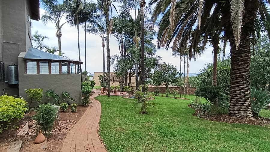 To Let 5 Bedroom Property for Rent in Waterkloof Heights Gauteng
