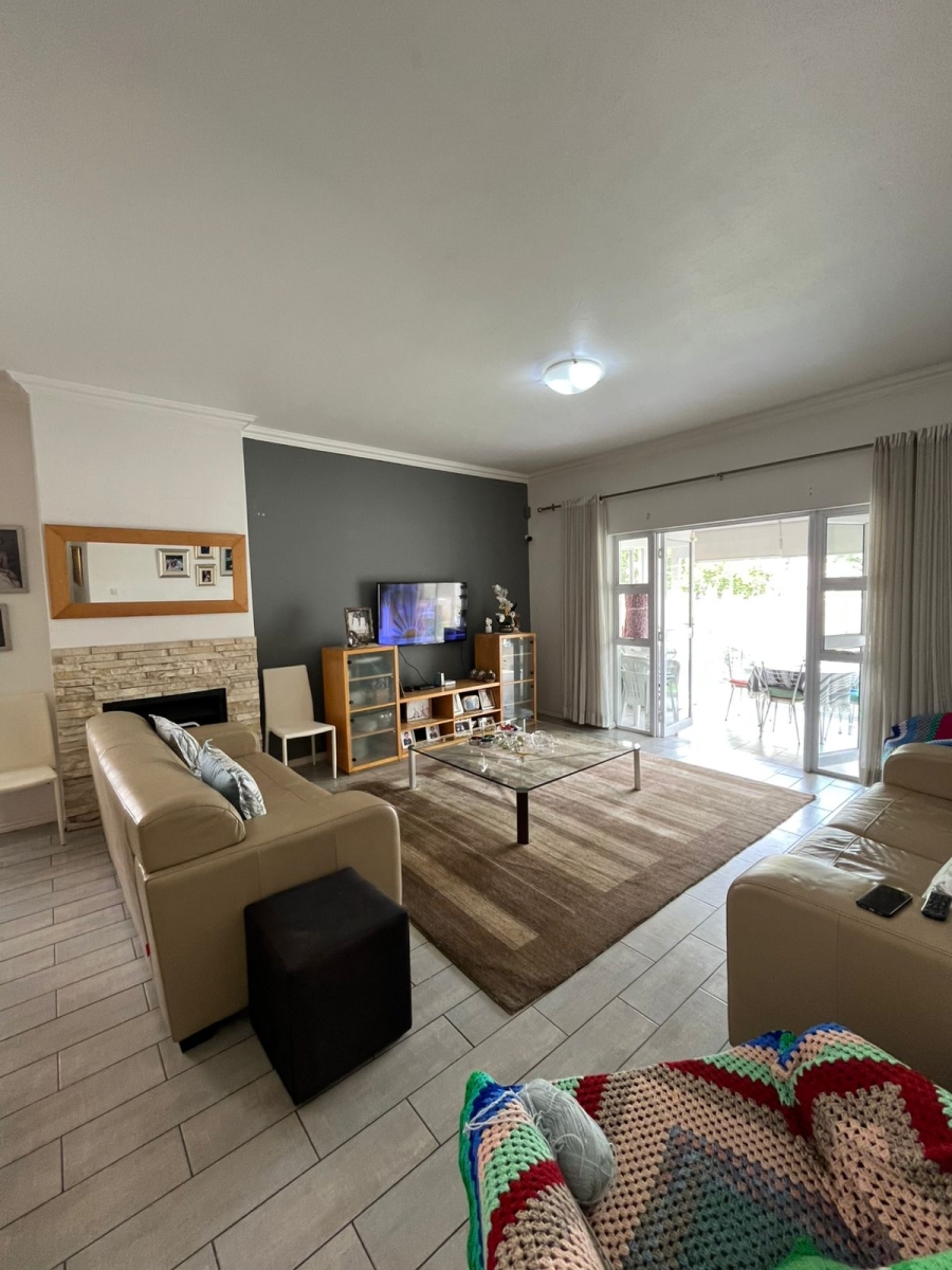 3 Bedroom Property for Sale in Greenstone Hill Gauteng