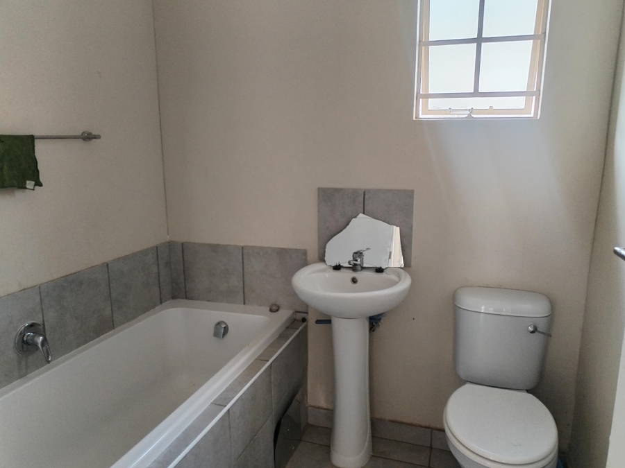 2 Bedroom Property for Sale in Palm Ridge Gauteng