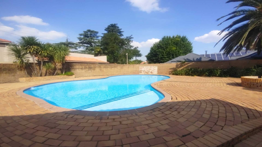 4 Bedroom Property for Sale in Vanderbijlpark SW 5 Gauteng