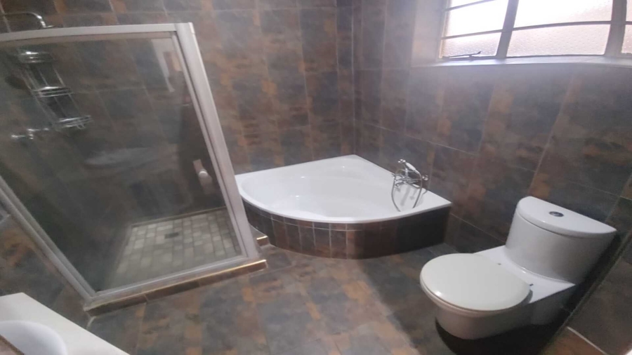 4 Bedroom Property for Sale in Vanderbijlpark SW 5 Gauteng