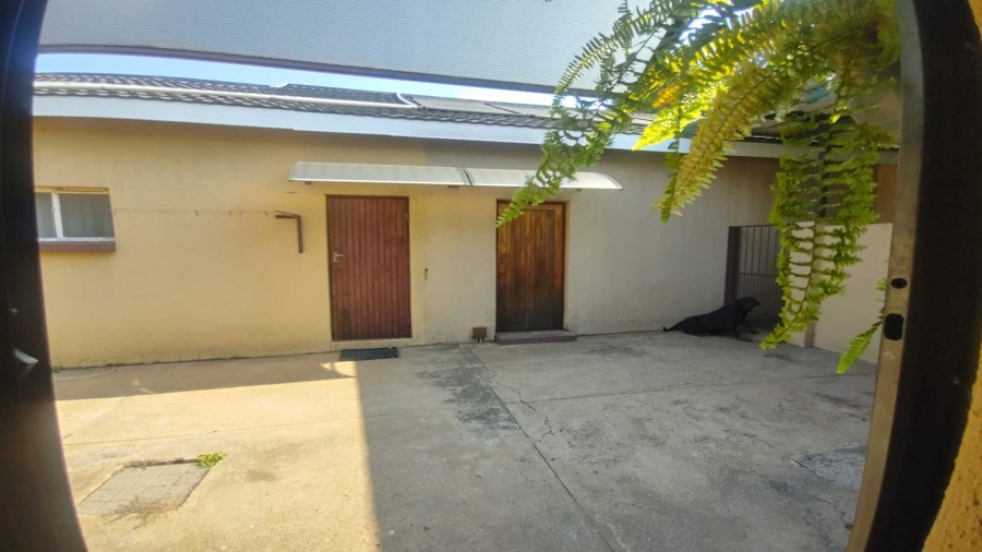 4 Bedroom Property for Sale in Vanderbijlpark SW 5 Gauteng