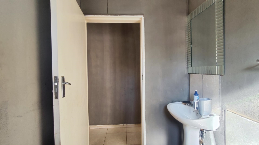 3 Bedroom Property for Sale in Windmill Park Gauteng