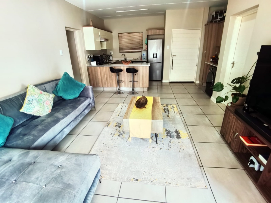 2 Bedroom Property for Sale in Die Hoewes Gauteng