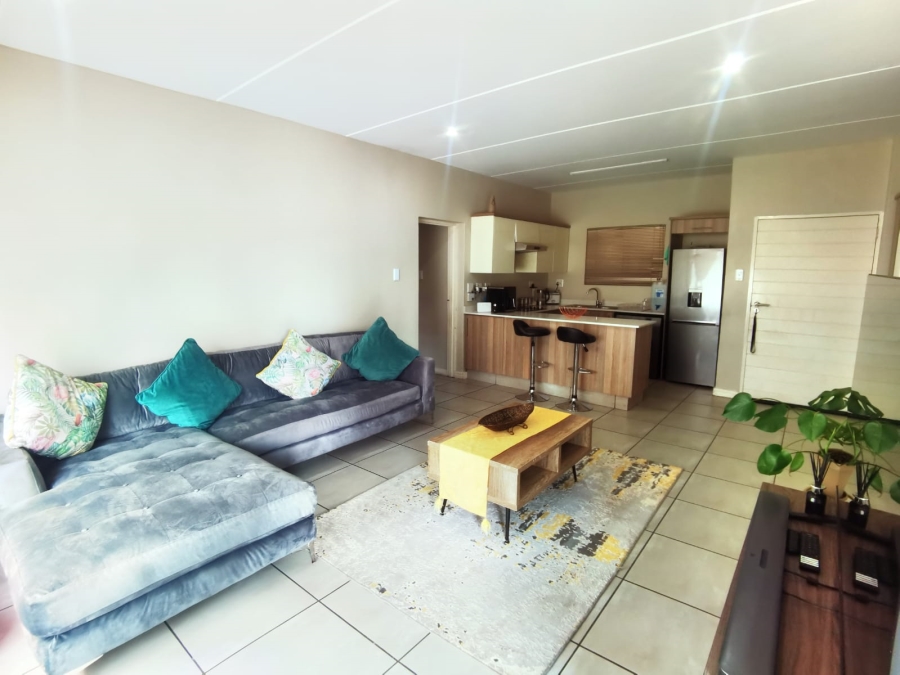 2 Bedroom Property for Sale in Die Hoewes Gauteng