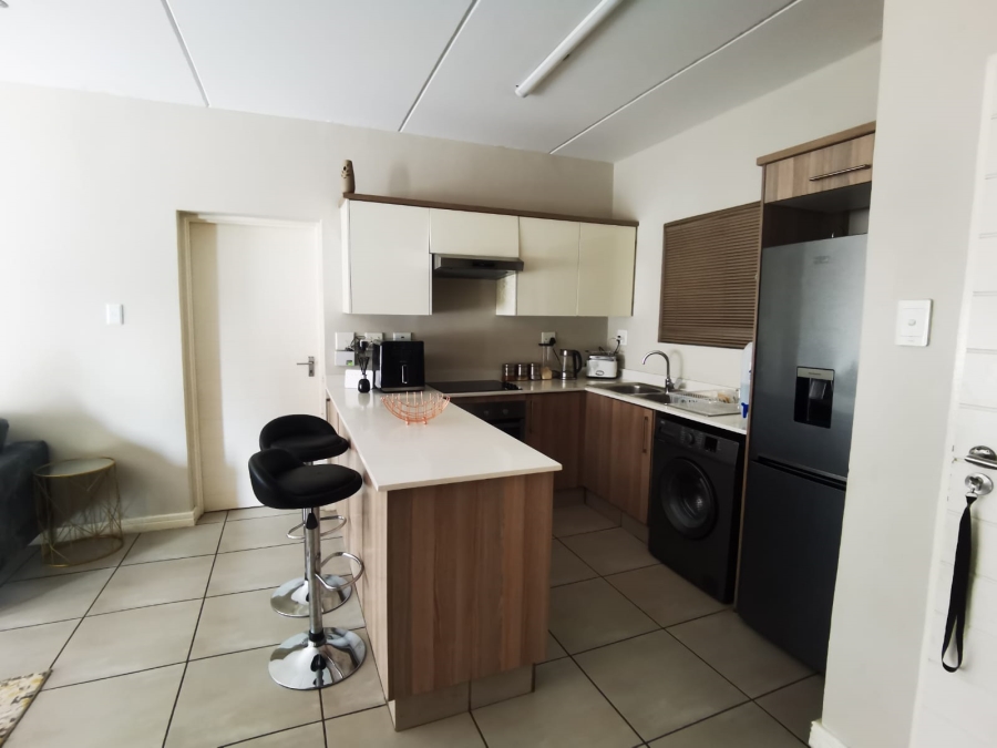 2 Bedroom Property for Sale in Die Hoewes Gauteng