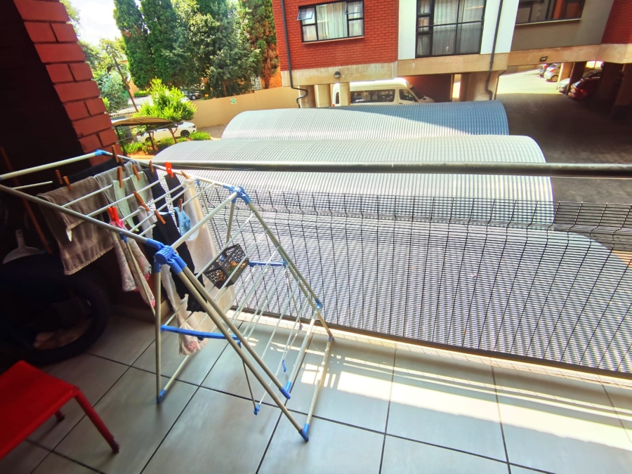 2 Bedroom Property for Sale in Die Hoewes Gauteng