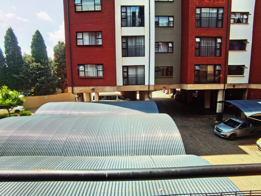 2 Bedroom Property for Sale in Die Hoewes Gauteng