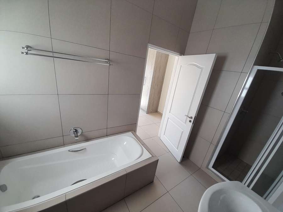 To Let 2 Bedroom Property for Rent in Ormonde Gauteng