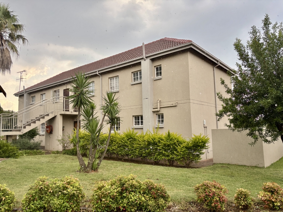 2 Bedroom Property for Sale in Wapadrand Gauteng