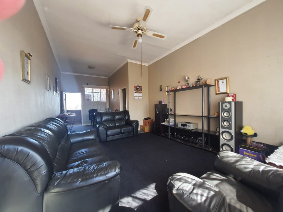 1 Bedroom Property for Sale in Activia Park Gauteng