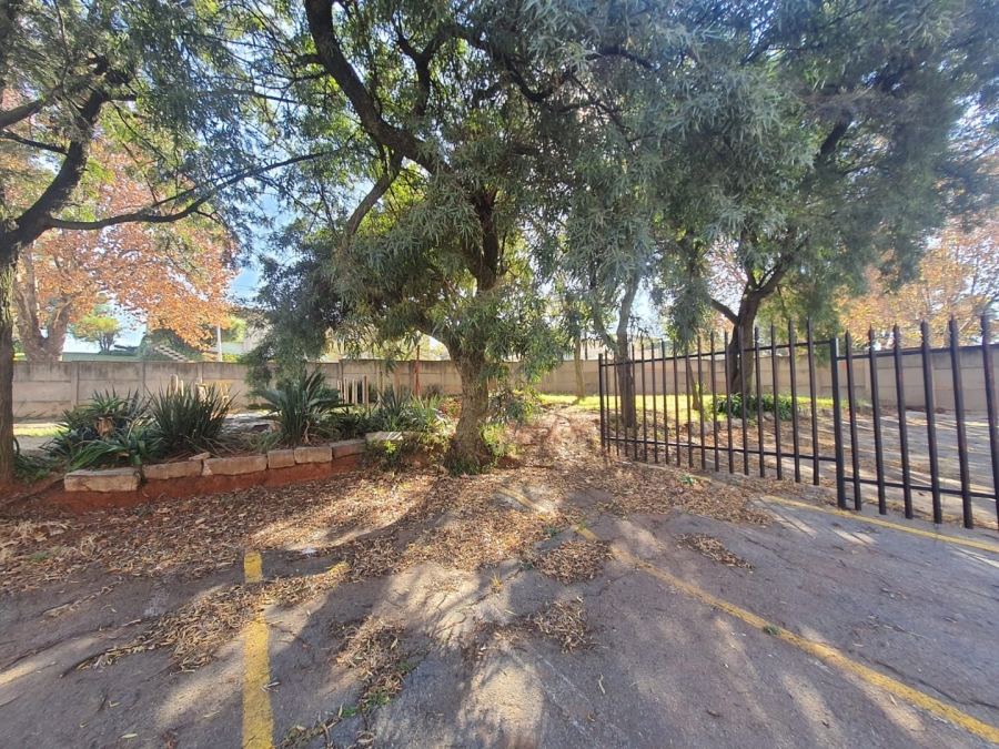 1 Bedroom Property for Sale in Activia Park Gauteng