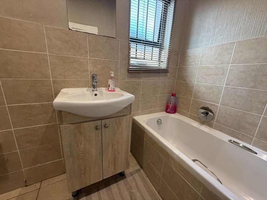 3 Bedroom Property for Sale in Wilgeheuwel Gauteng