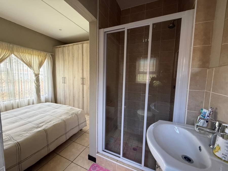3 Bedroom Property for Sale in Wilgeheuwel Gauteng
