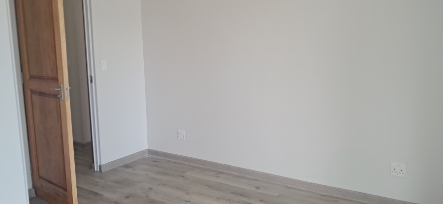 To Let 2 Bedroom Property for Rent in Kenmare Gauteng