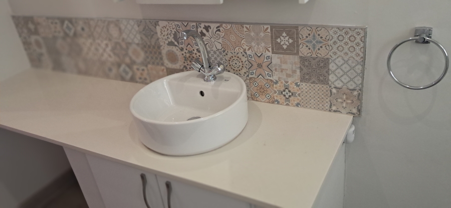 To Let 2 Bedroom Property for Rent in Kenmare Gauteng