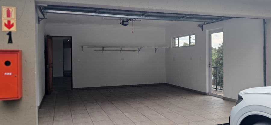 To Let 2 Bedroom Property for Rent in Kenmare Gauteng