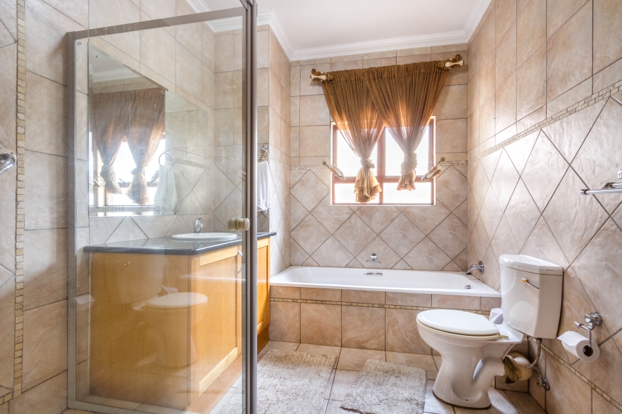 3 Bedroom Property for Sale in Six Fountains Residential Estate Gauteng