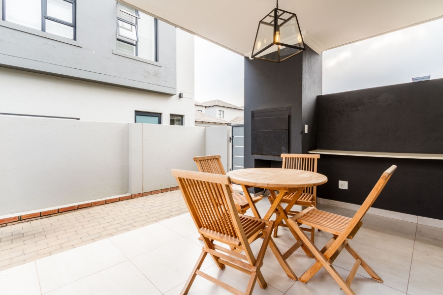 3 Bedroom Property for Sale in Equestria Gauteng