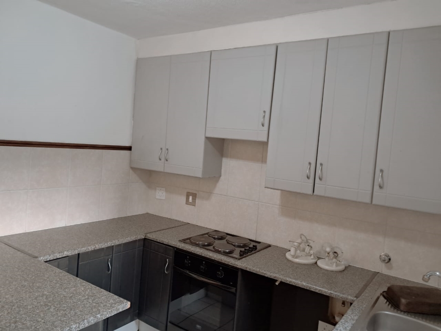 To Let 2 Bedroom Property for Rent in Highveld Gauteng