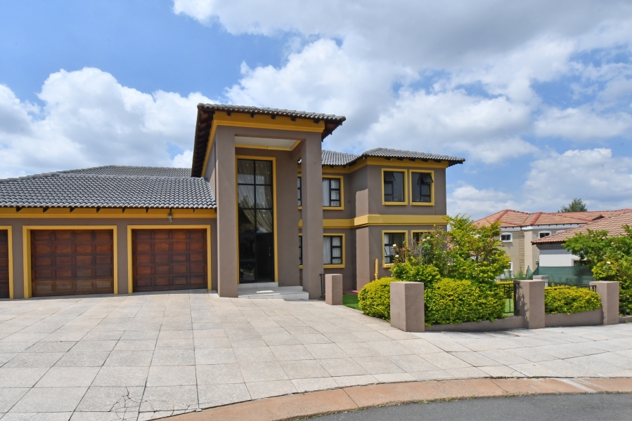8 Bedroom Property for Sale in Blue Valley Golf Estate Gauteng
