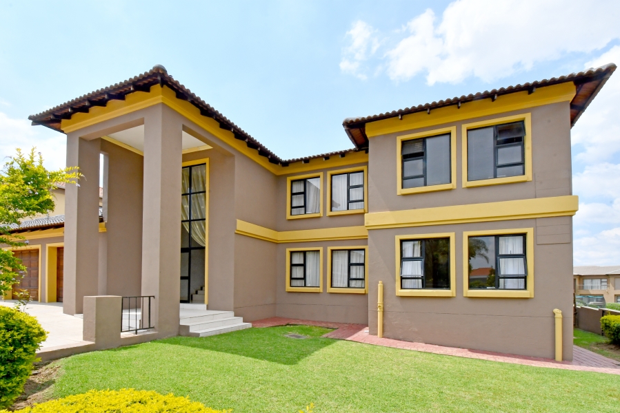 8 Bedroom Property for Sale in Blue Valley Golf Estate Gauteng