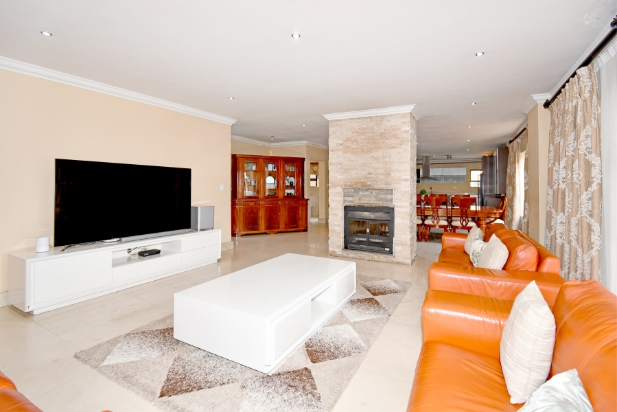 8 Bedroom Property for Sale in Blue Valley Golf Estate Gauteng