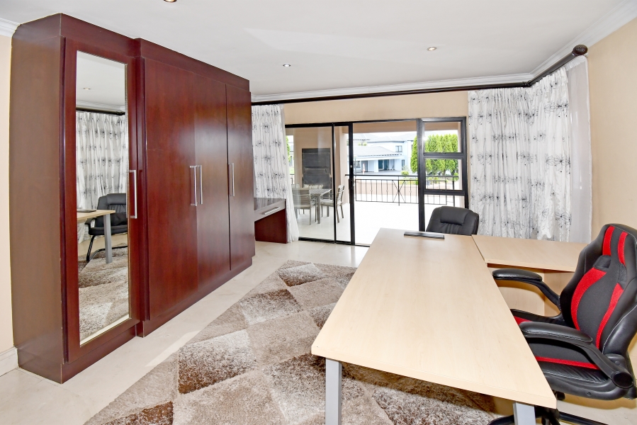 8 Bedroom Property for Sale in Blue Valley Golf Estate Gauteng