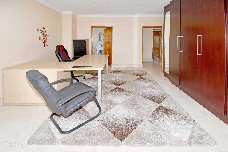 8 Bedroom Property for Sale in Blue Valley Golf Estate Gauteng