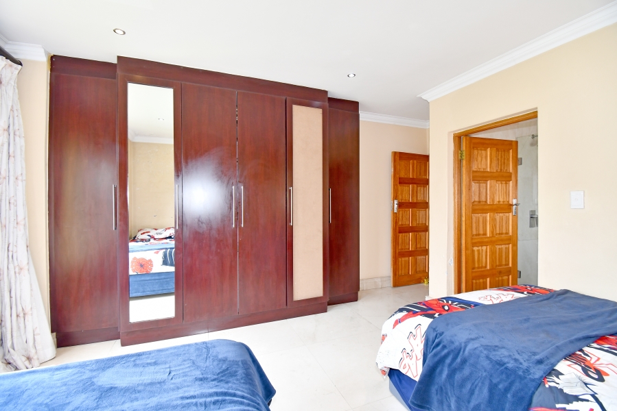 8 Bedroom Property for Sale in Blue Valley Golf Estate Gauteng